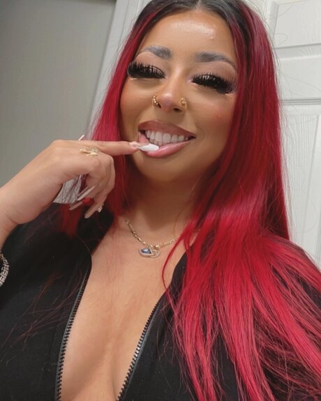 Michy top model photo