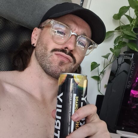 eruptR model exclusive photos