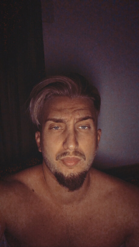 Antonyoxxx pornographic model pic