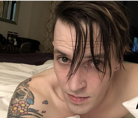 Gunner woods hot actress images