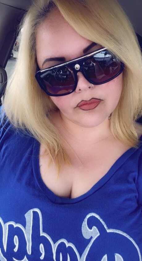 Sexymomie star pornographic pictures