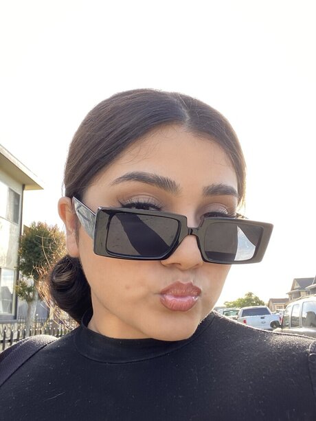 Bbyro beautiful actress img