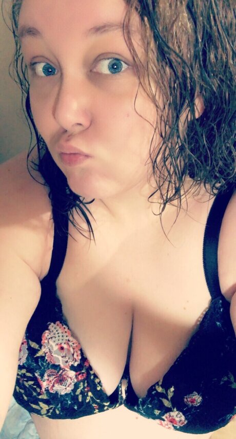 Lola1982 exclusive actress gallery