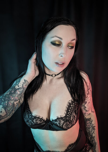 MaddyDeetz model pornographic archive