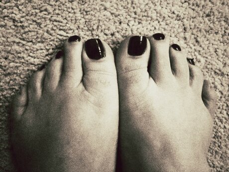 WickedlyWideFeet art actress archive