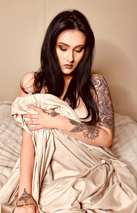 Ann_ naked model images