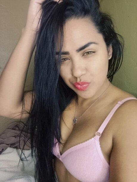 Yessi la Venezolana pretty model images