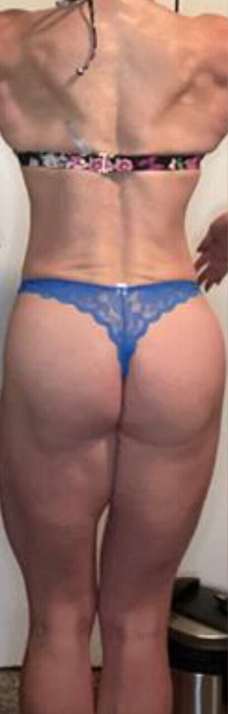 Red Queen the Bodybuilder beautiful model galleries