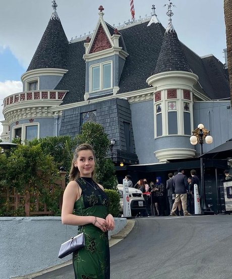 Raineemery adult model photos