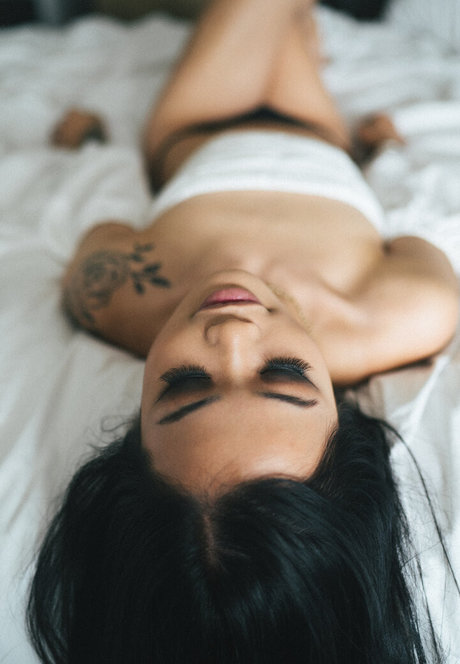 Sarinasong sexy model picture