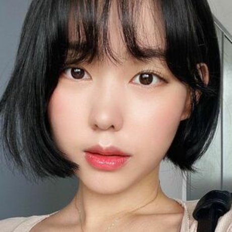 Hyerininng hot model picture