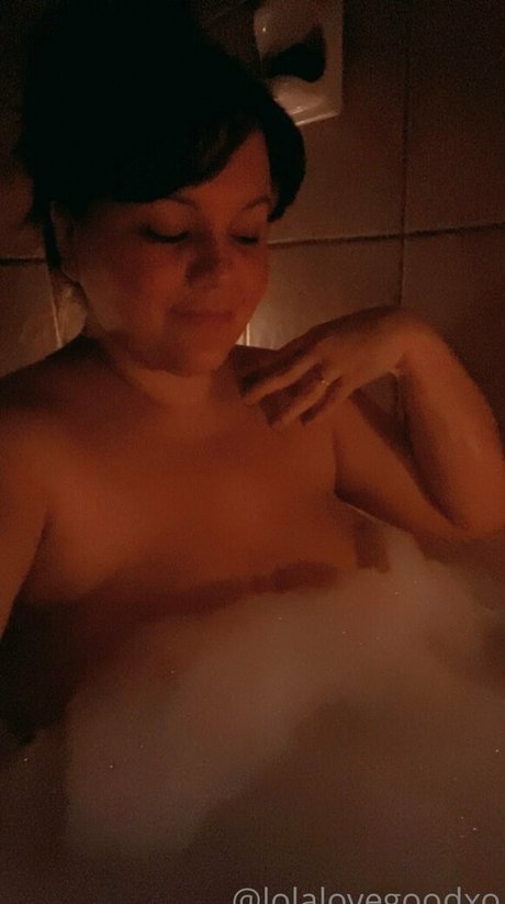 lolalovegoodxo star naked photo