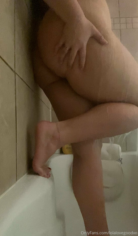 lolalovegoodxo pornstar photos