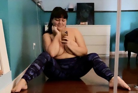 tall onlyfans naked photo