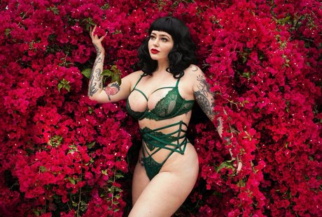 Cleodora model pretty photo