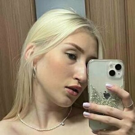 betty hot girl pornstar adult photo