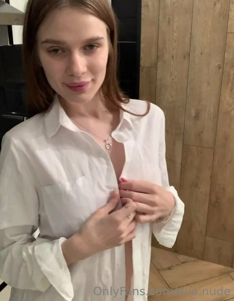 eva nude11 model high quality images