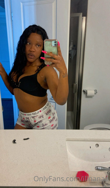 illnanaa model naked pics