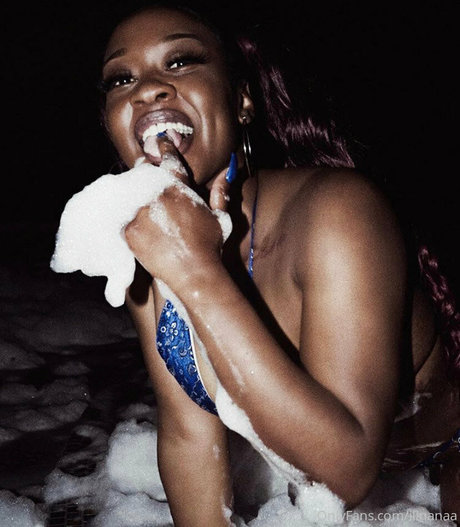 illnanaa star free photo