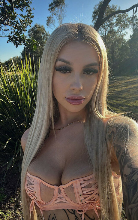 C harlixe pornstar top picture