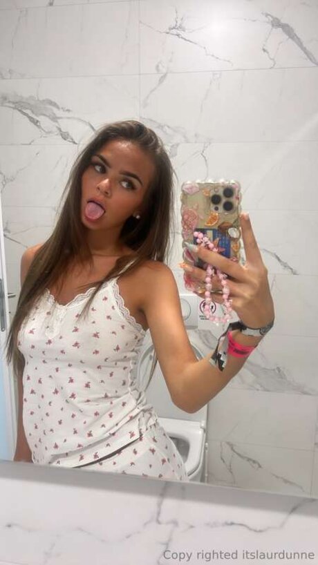 itslaurdunne pornstar best photos