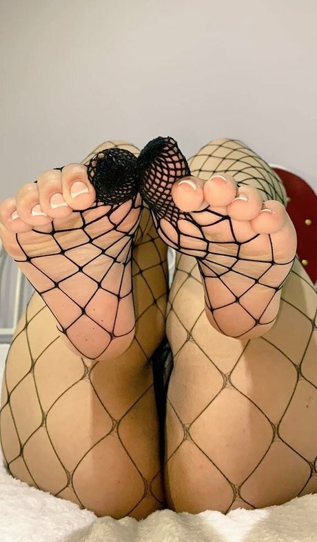 Adrieamb pornographic model image