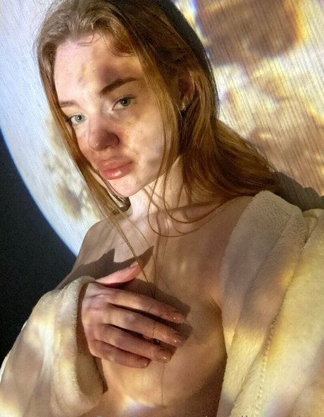 camilanaughty model image