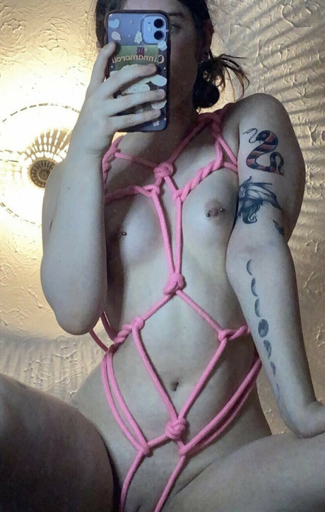 Courtney D4rkpurple nude model images