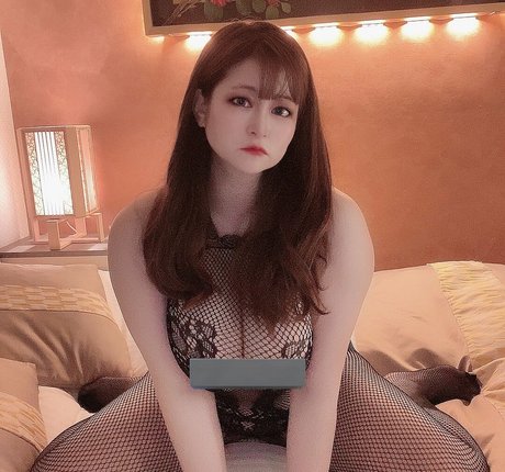 DJ Wanwan pornographic model pic