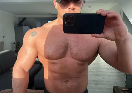 flexxxcouple naked actress image