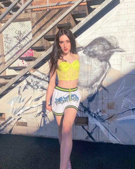 Venus Moorez pretty star pictures