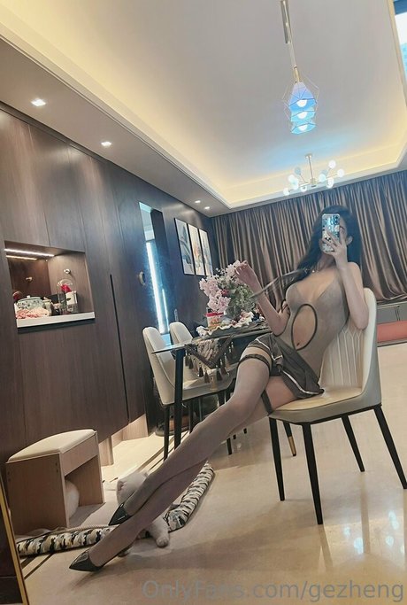 gezheng nudes star pics