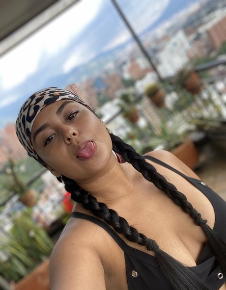 hazelxfox model sexy img