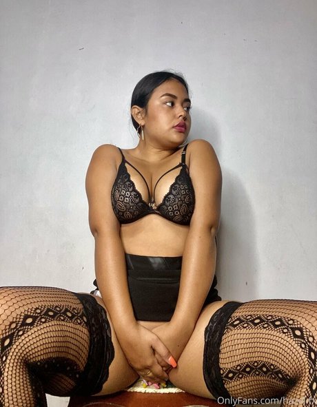 hazelxfox adult model photo