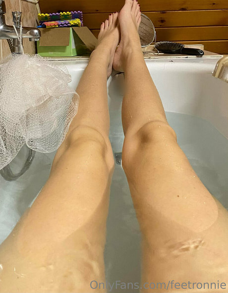 feetronnie xxx actress img