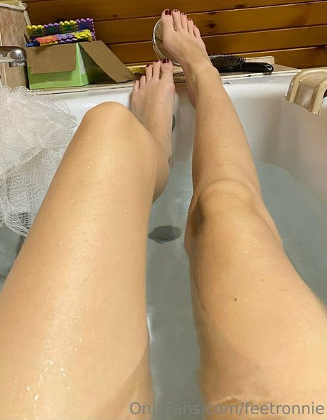 feetronnie pretty star galleries