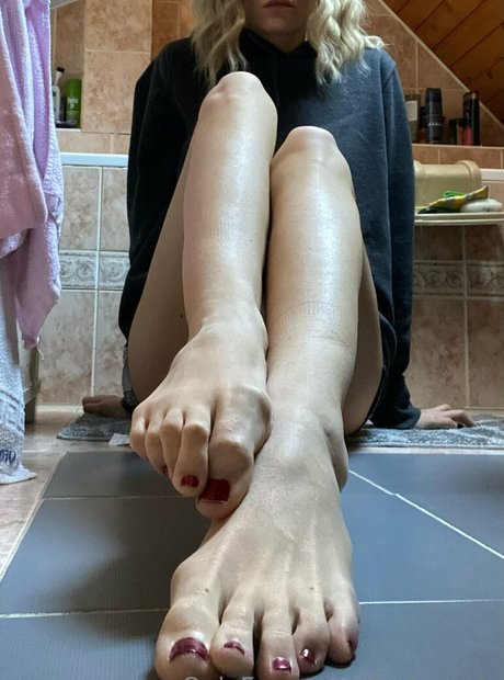 feetronnie star sexy archive