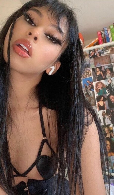 Charvotte beautiful star image