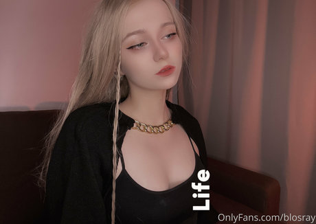 Rachel Blossom model hd img