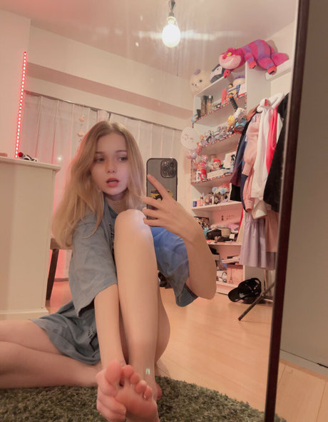 Rachel Blossom sexy model photos