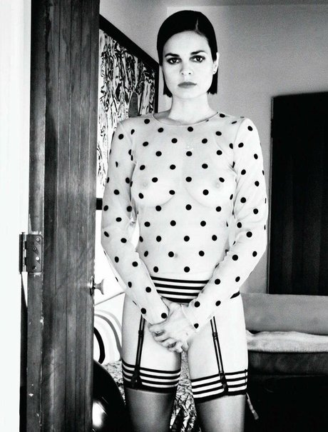 Lina Esco model pretty pics