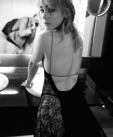 Clara Galle star exclusive pic