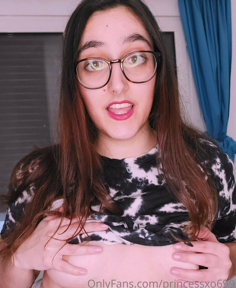 arab milf onlyfans nude pic