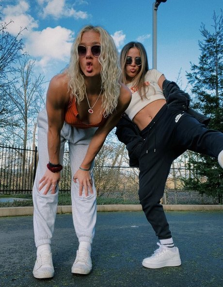 shemale fucks girl onlyfans sexy nudes photos