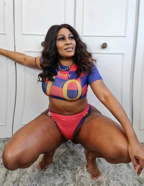 thick latina milf onlyfans hd photos