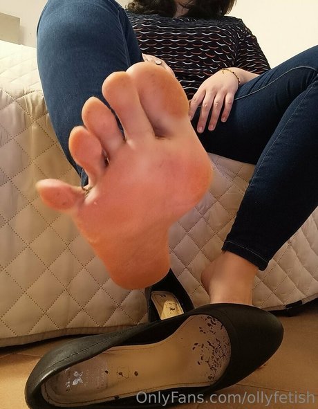 ollyfetish naked actress img