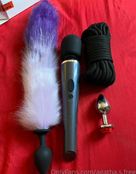 agatha s free model perfect picture