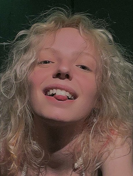 shemale cumshot onlyfans hot pictures