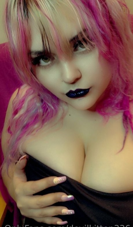 hairy armpits onlyfans hot picture