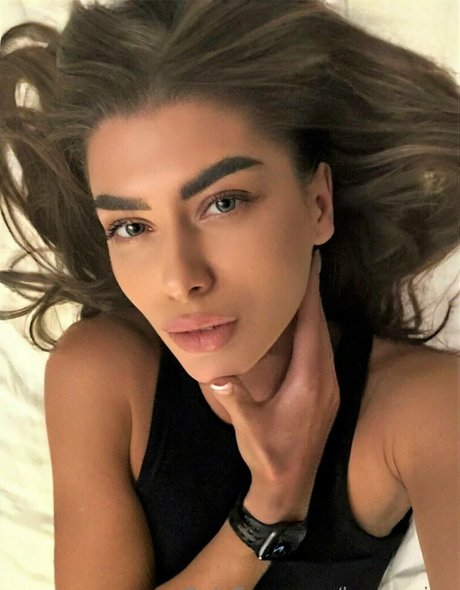 loveyarina porn actress pic